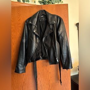 Elodie jacket size medium! In like new condition